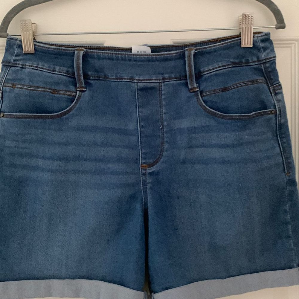 Time and Tru Pull-On Light Wash Blue Stretch Jean Shorts Size Medium (8-10) - Picture 4 of 9